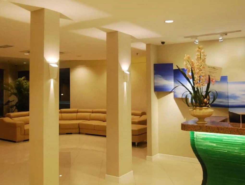 Oceania Hotel - photo 2