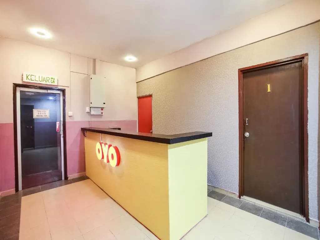 OYO 89585 Hotel Happy Inn - photo 1