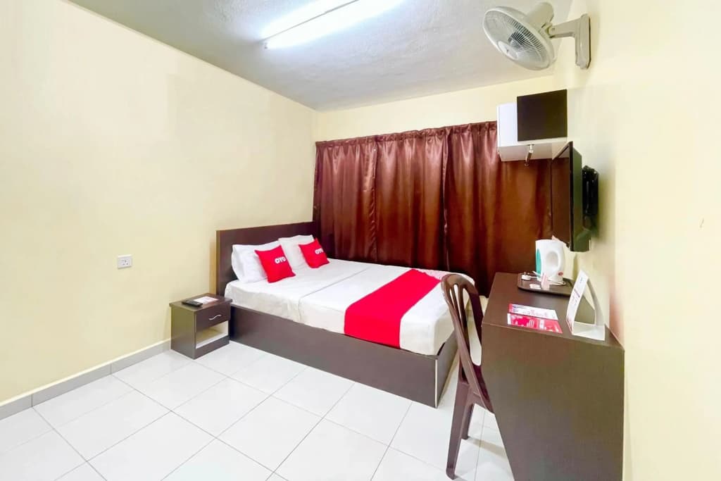 OYO 90369 Safari Hotel Lumut - photo 4