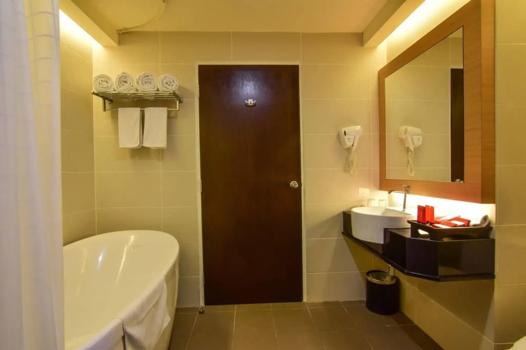 Hotel Sentral Seaview Penang @ Beachfront - photo 9