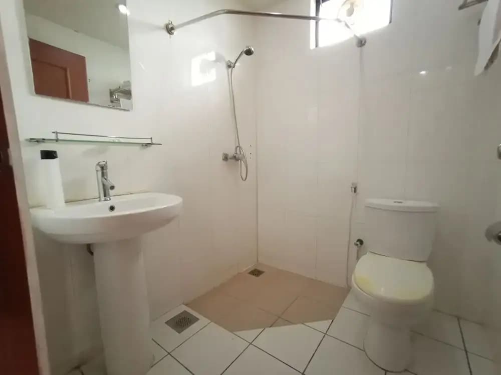 Oyo 89866 Houz Inn - photo 8