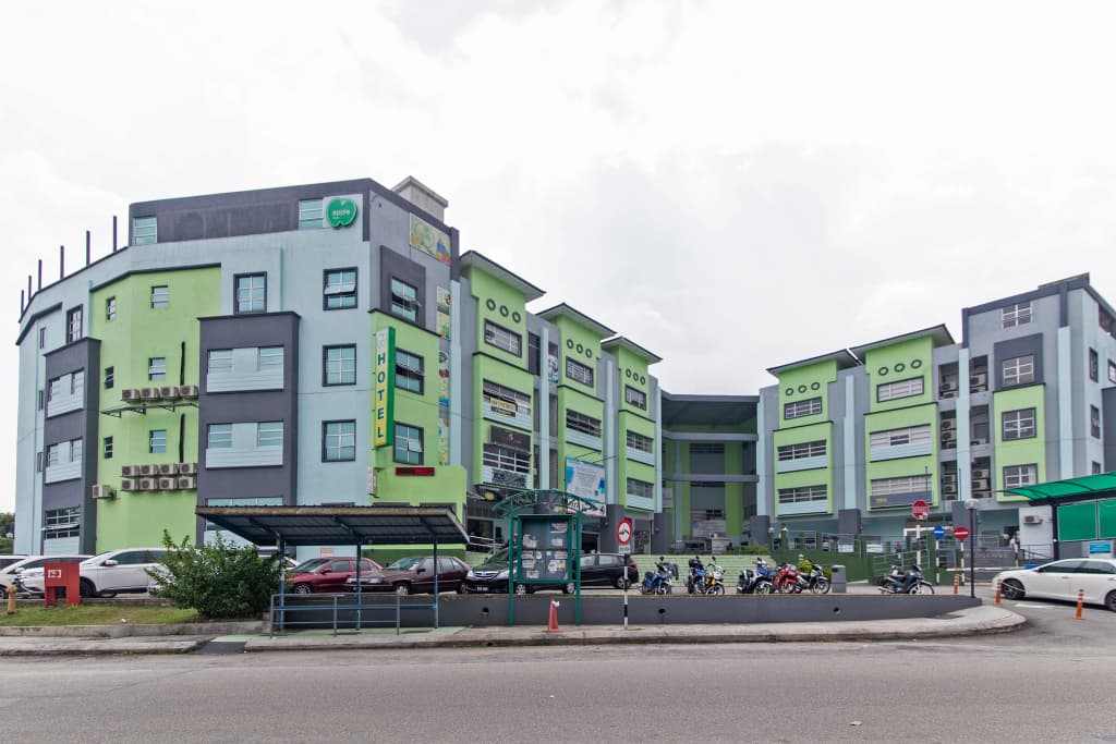 Apple Hotel Shah Alam - photo 1