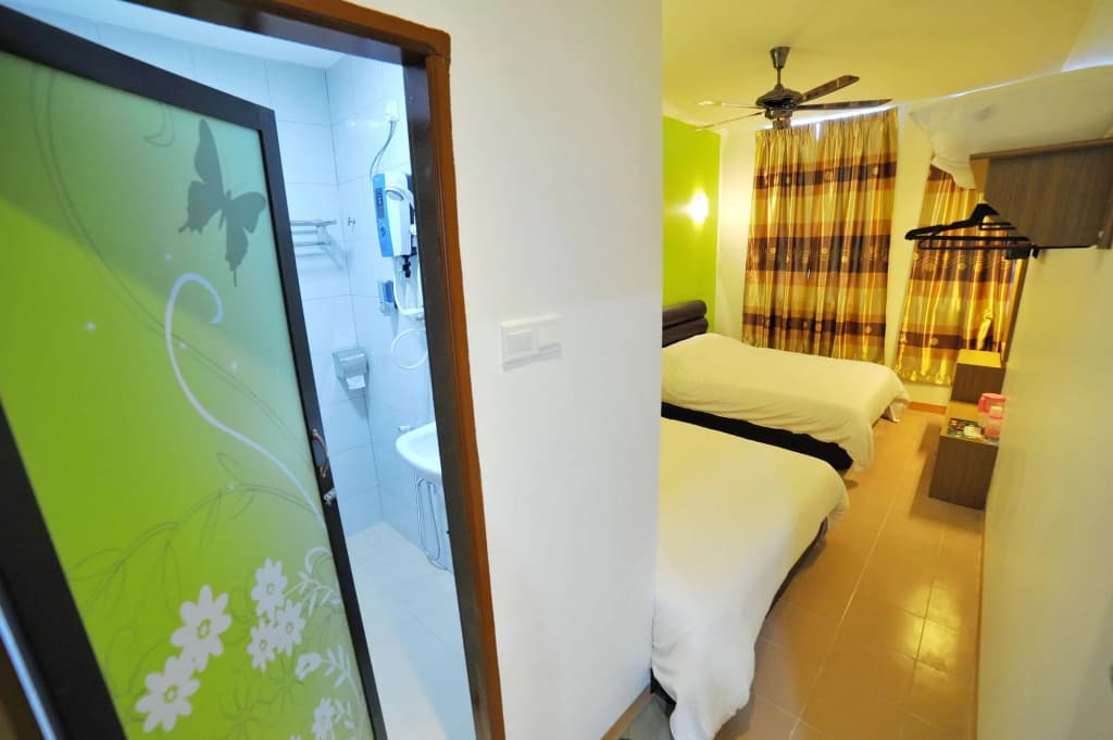 OYO 850 Gold Star Hotel - photo 6