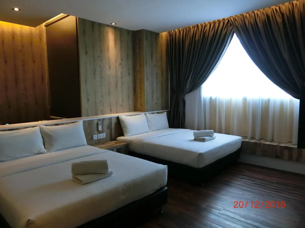 D Elegance Hotel - photo 5