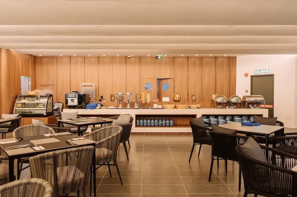Impiana by Roxy Hotel - photo 12