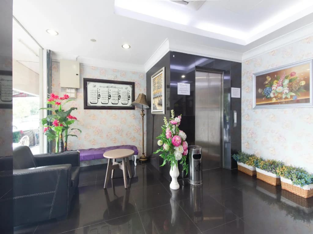 OYO 1102 Amani Hotel - photo 2