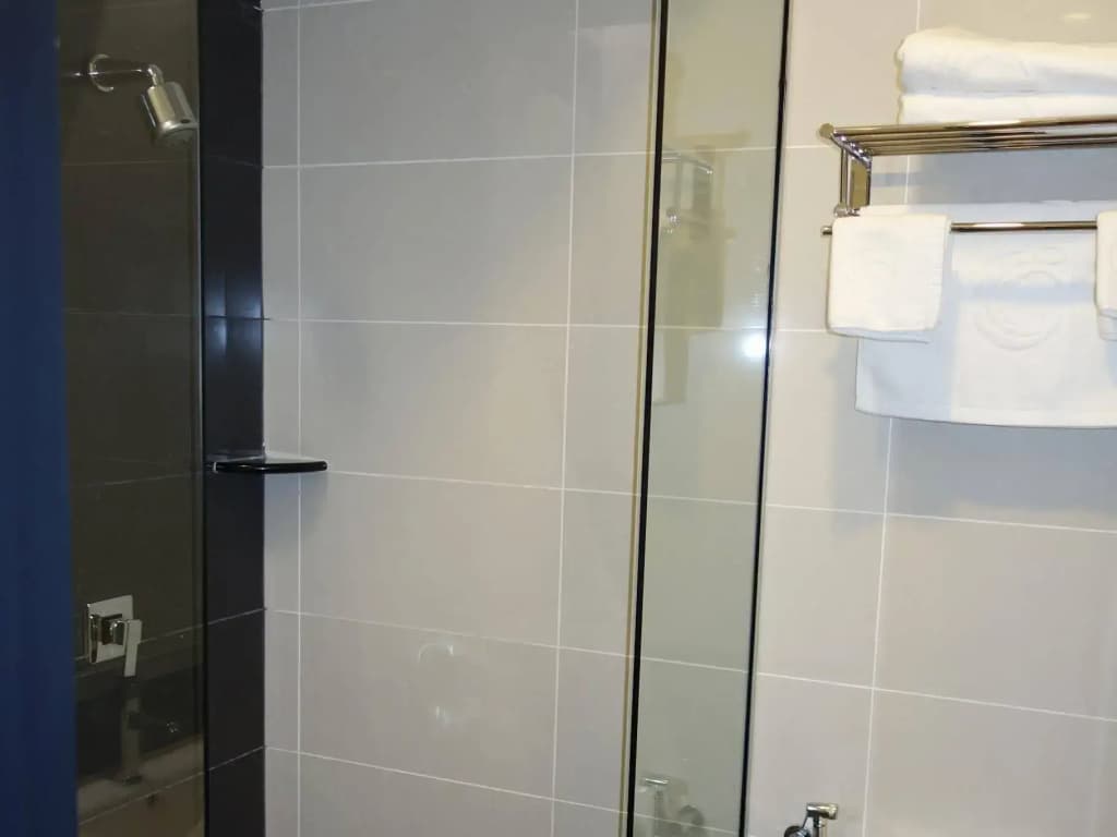 One Avenue Hotel - photo 8