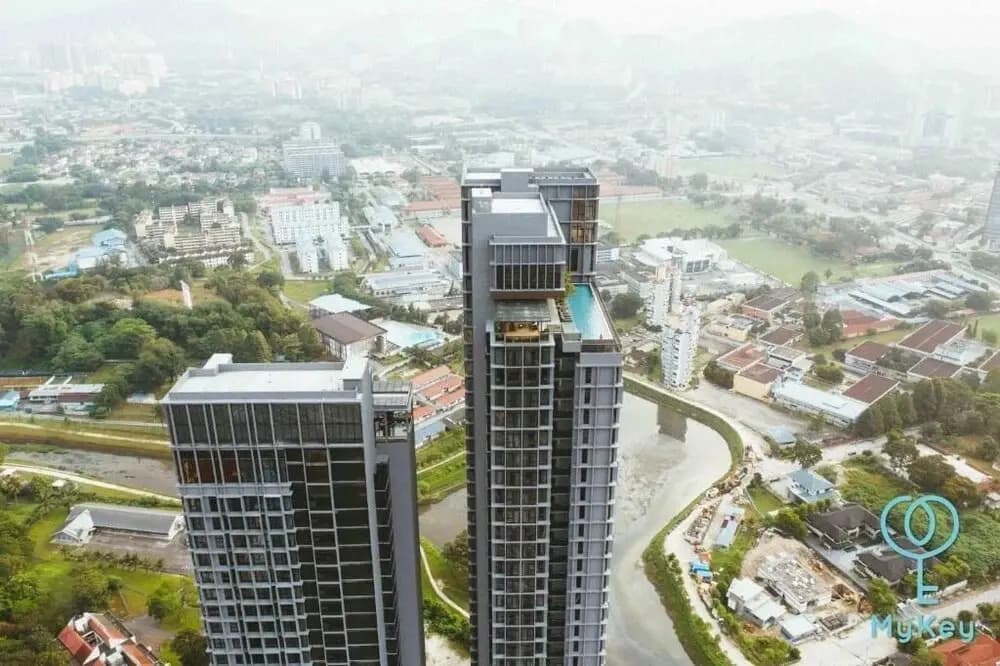 OYO 466 Home Studio Expressionz Suites KL Tower View from Pool - photo 8