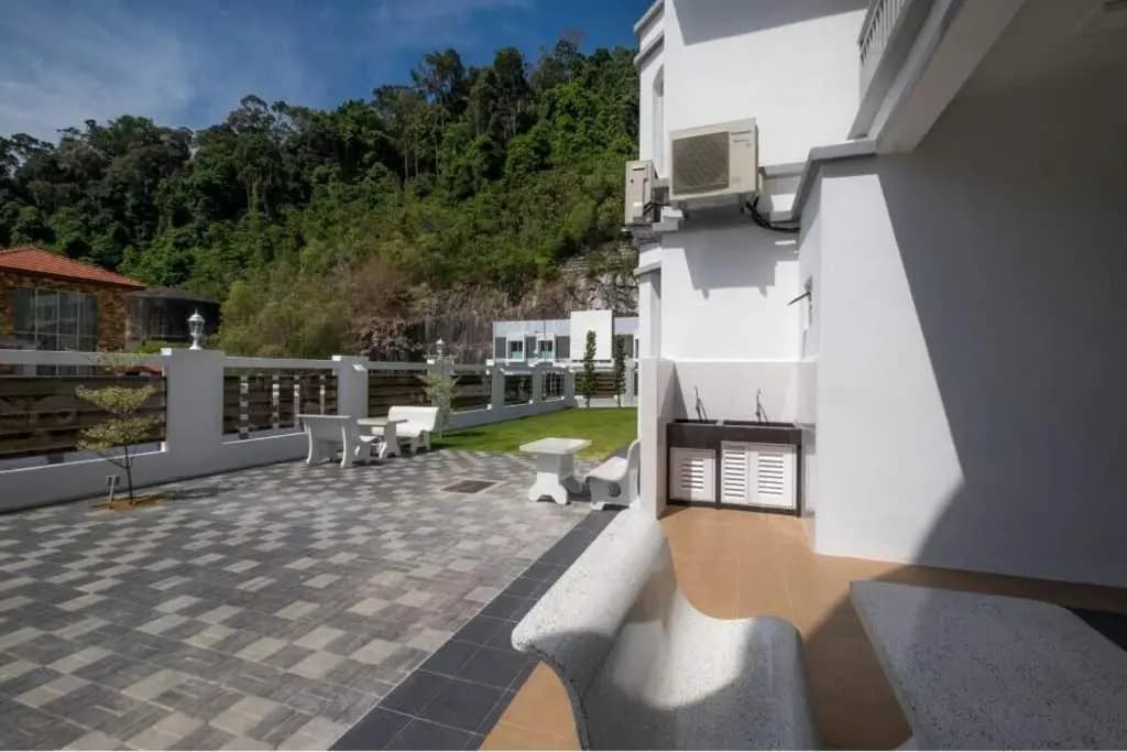 6, Persiaran Tanjung Bunga 3 - photo 5