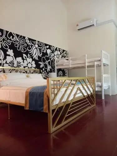 147 Armenian Park Guesthouse - photo 3