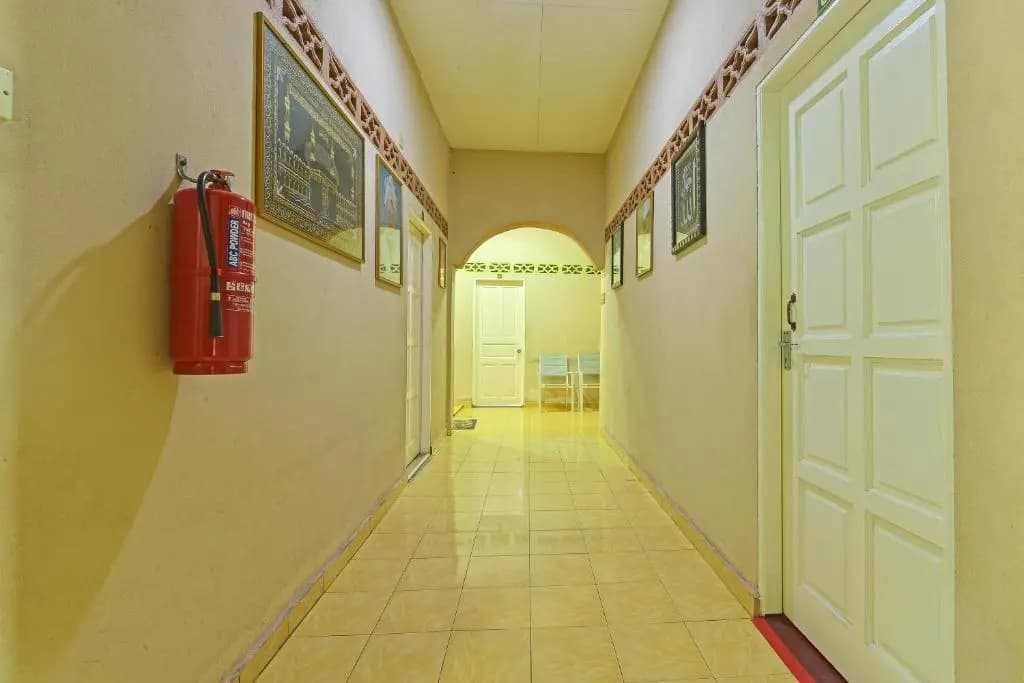 Oyo 90639 Hotel Azimah - photo 13