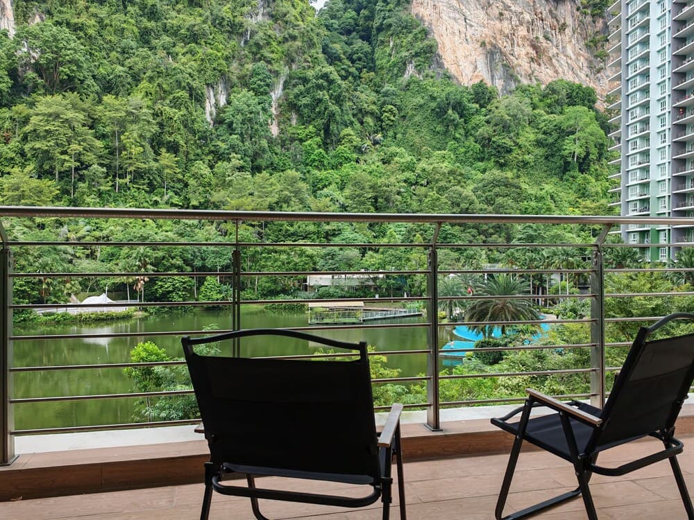 Mountain & Lake Views' Suite Cycas - photo 18