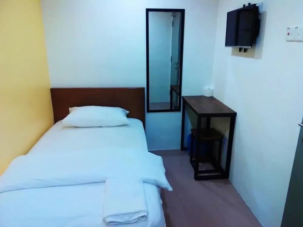 OYO 772 Lux Hotel - photo 3