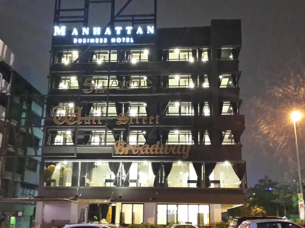 Manhattan Business Hotel Damansara Perdana - photo 1