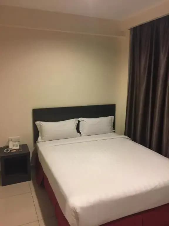 Premierz Hotel - photo 2