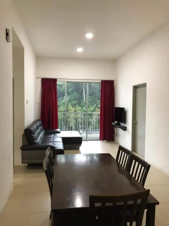 Golden Hill 1 Room Apt at Night Market - photo 4