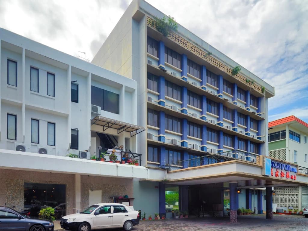Megah D'Aru Hotel - photo 1