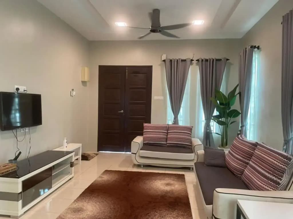 Vistana Indah Homestay - photo 15