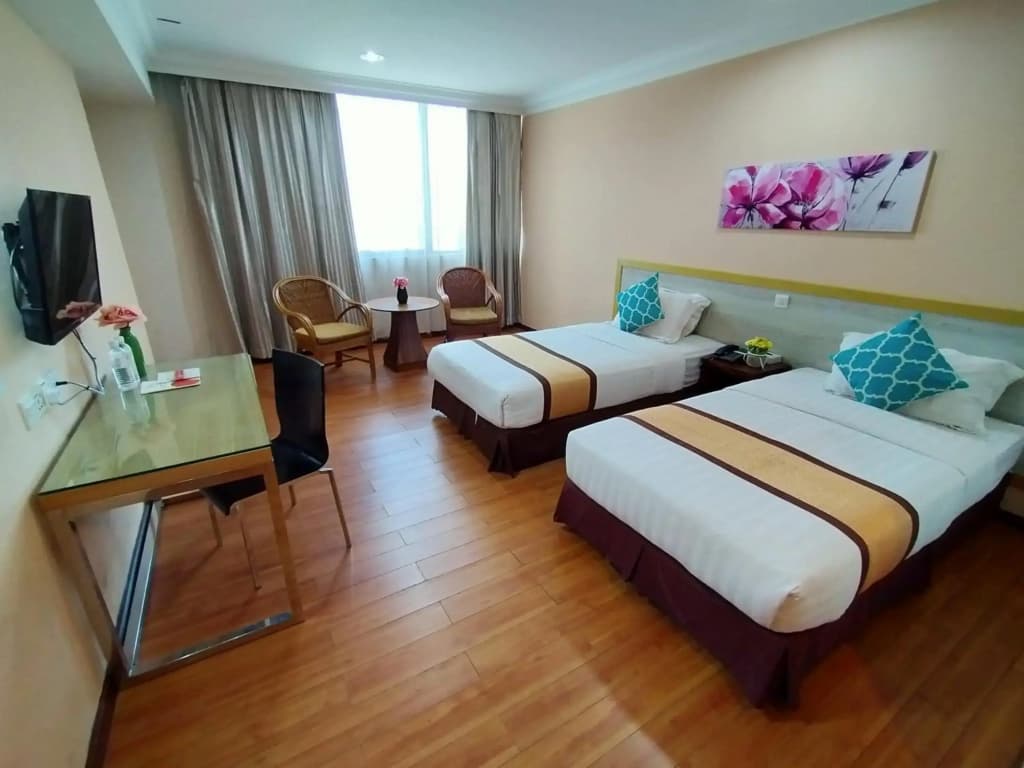 TD Plaza Hotel - photo 21