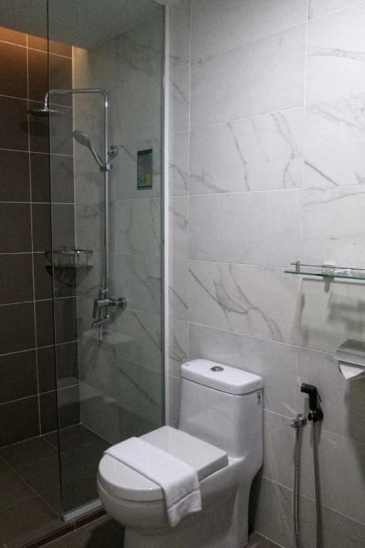 The Loft Plaza Hotel - photo 9