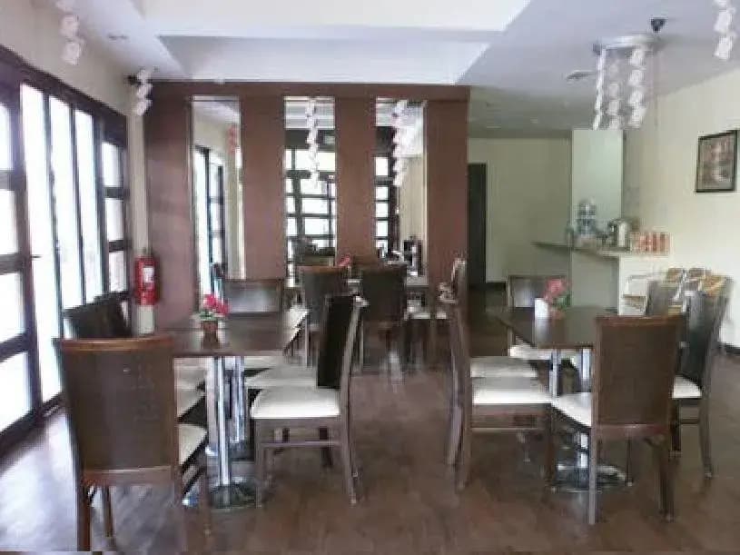 Oasis Hotel - photo 7