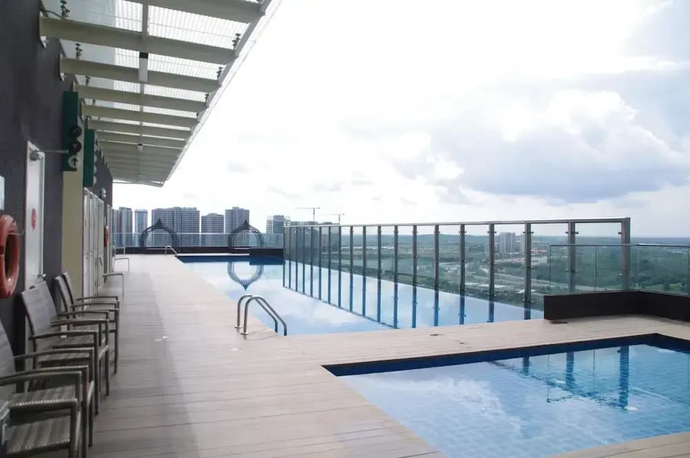 The Afiniti City View Apartment - photo 15