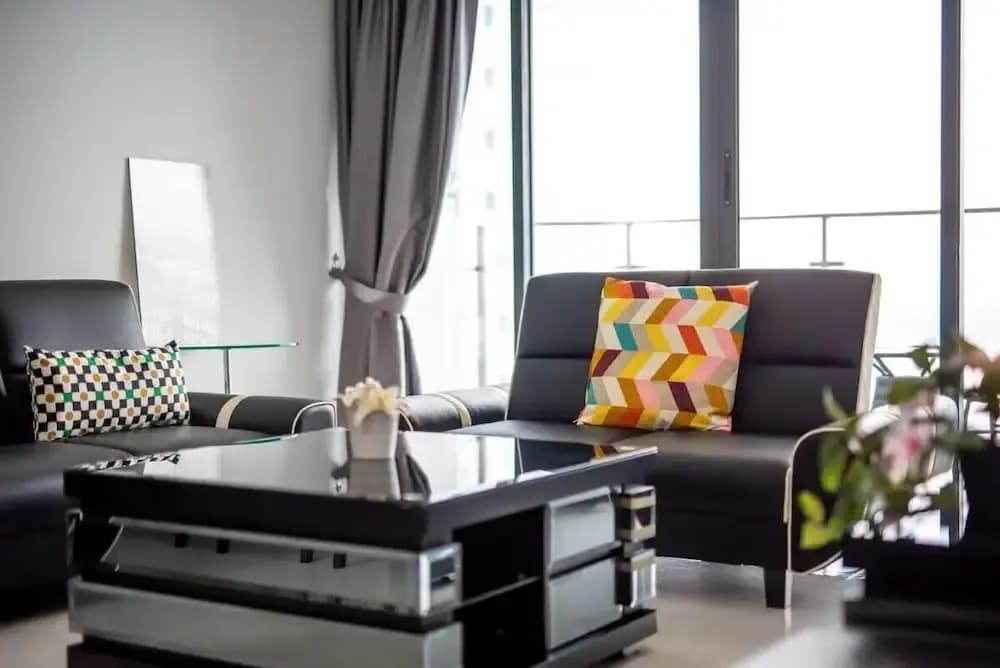 Chic 3BR in Danga Bay With Water Views & Parking - photo 1