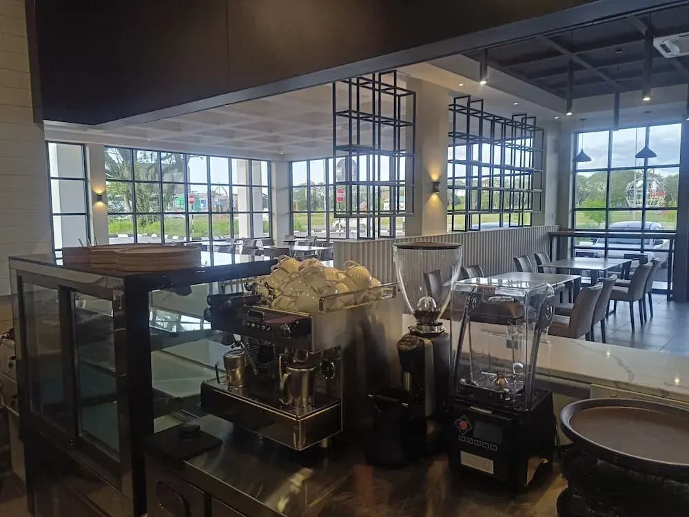 Amigo Hotel Bintulu - photo 22