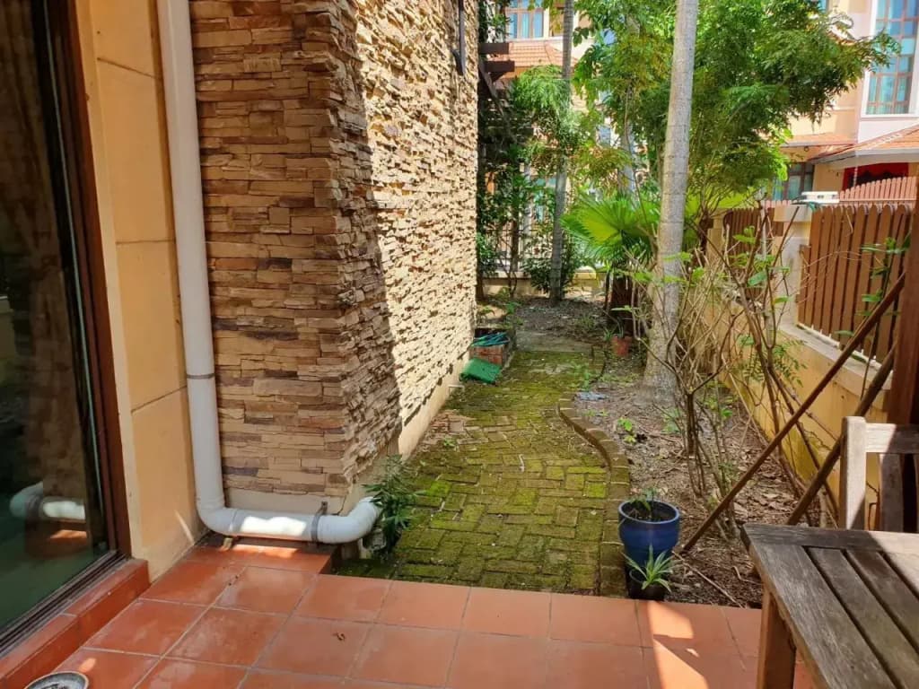 Batu Ferringhi Homestay - photo 11