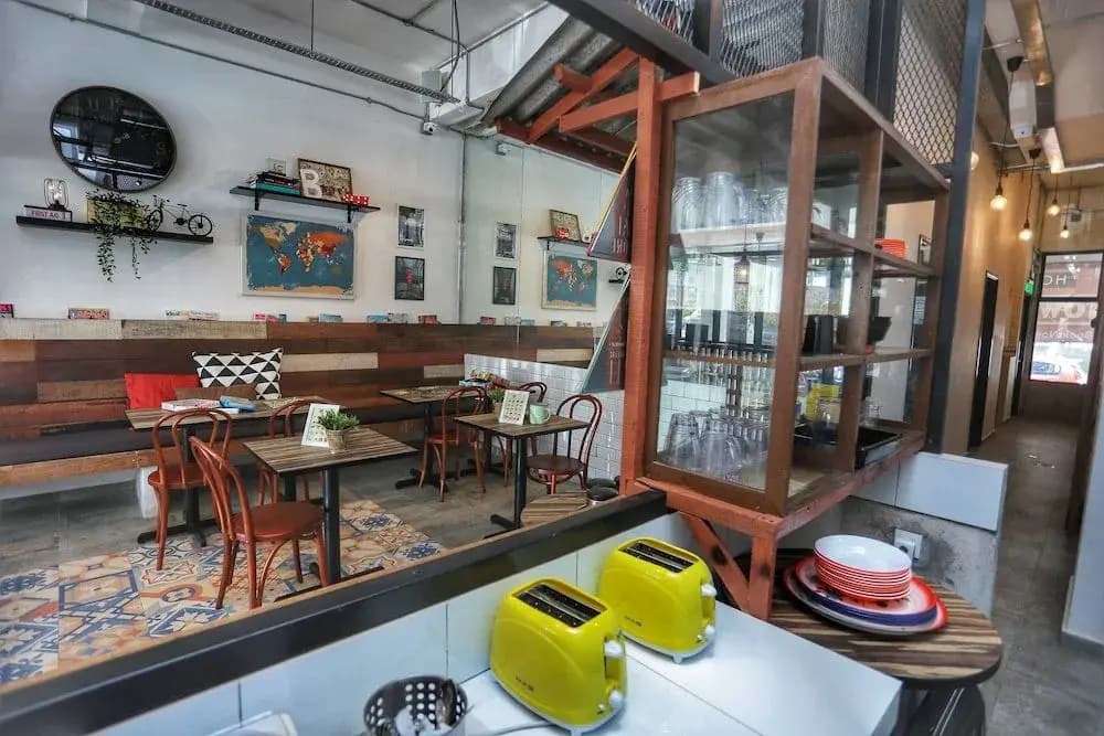 The Bedpackers Hostel - photo 12