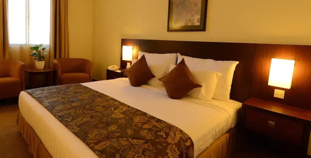 Grand Puteri Hotel - photo 2