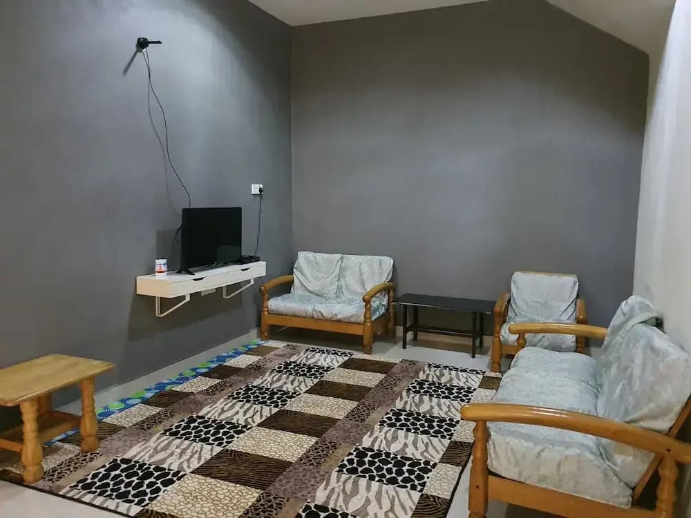 OYO HOME 90280 Darussalam Homestay - photo 3