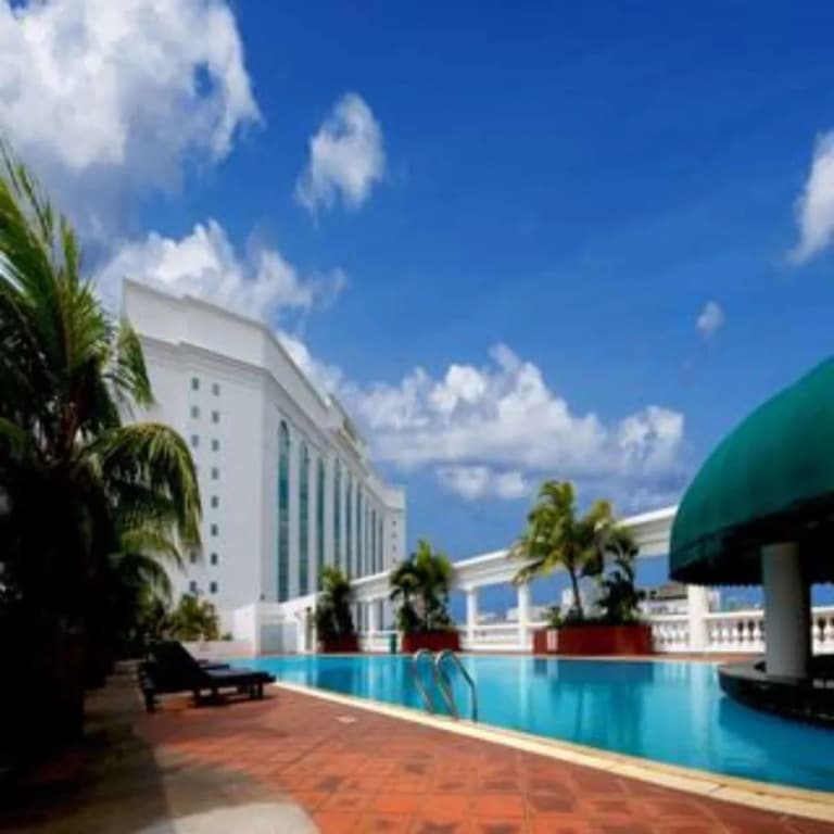 Berjaya Waterfront Hotel - photo 16