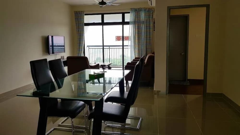 Ayer at 8 Putrajaya Guesthouse - photo 4