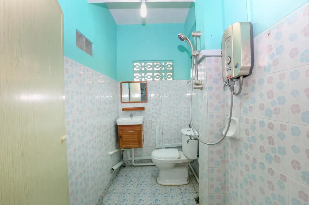 OYO 90048 Damika Hotel - photo 5
