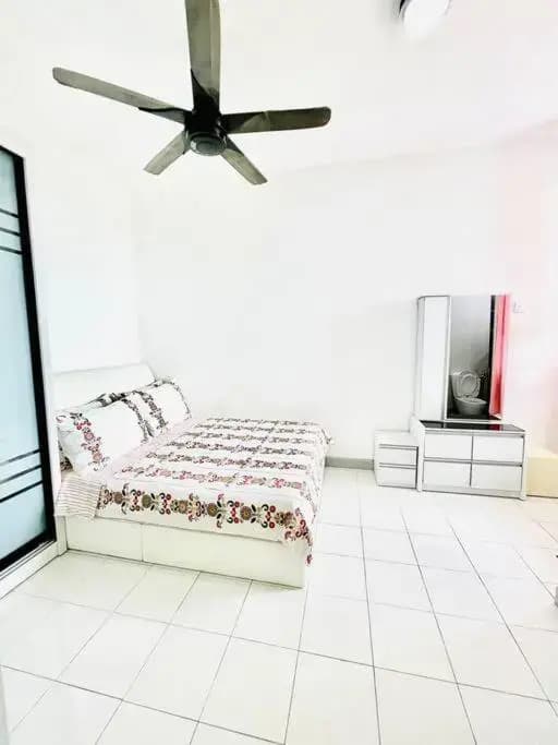 KT CITY HOMESTAY WITH 4 Bedrooms and POOL - photo 4