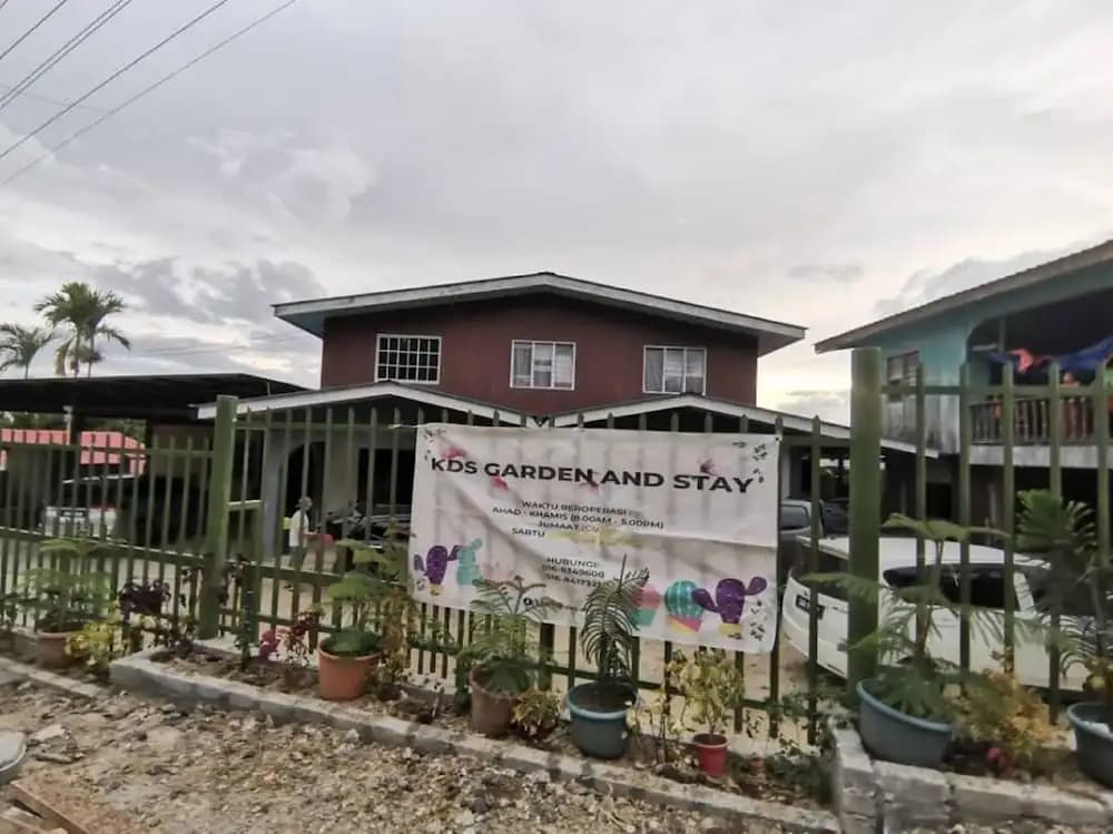 OYO Home 90704 Kds Garden & Stay - photo 10