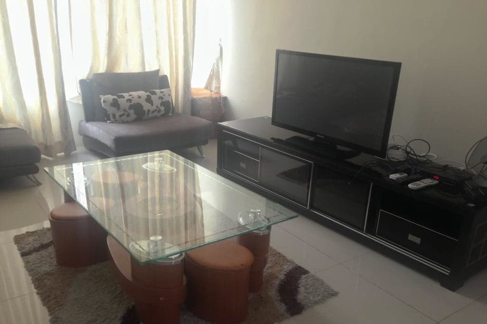 Royal Apartments at Taragon KL - photo 4