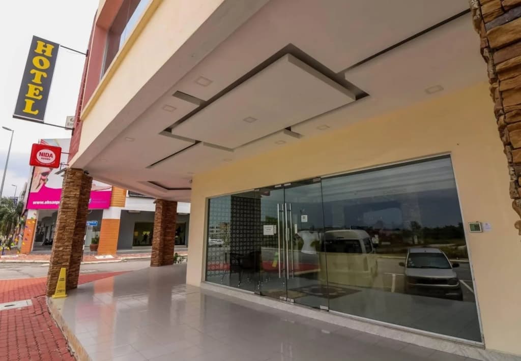 Royale City Hotel - photo 30