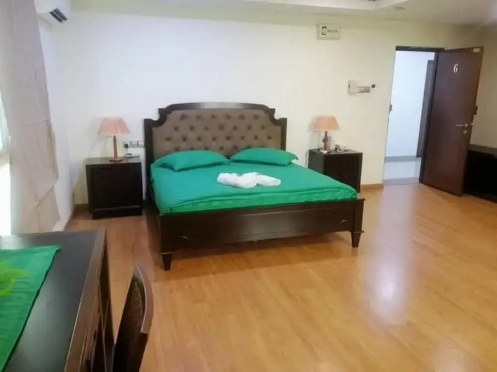 Capital O 90653 Maxwell Inn Boutique Hotel - photo 1