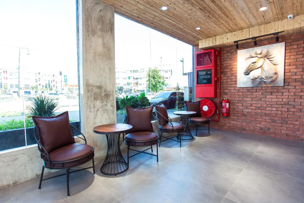 TLJ Hotel - photo 2
