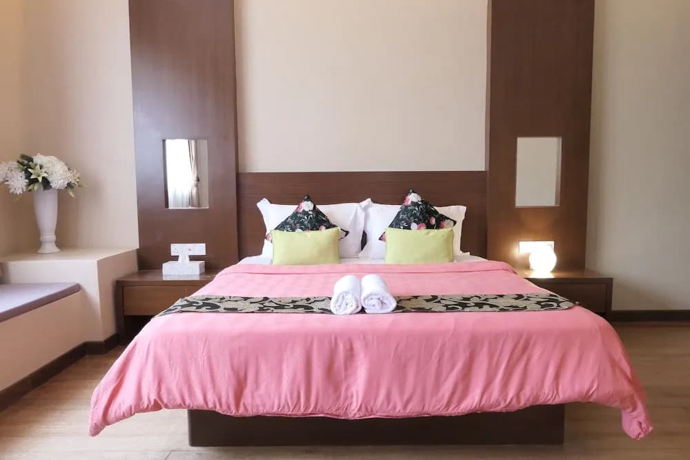 Gurney 4 Plus 1 Bali Style Tranquil Villa - photo 4