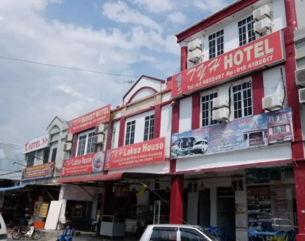 Tyh Hotel - photo 1