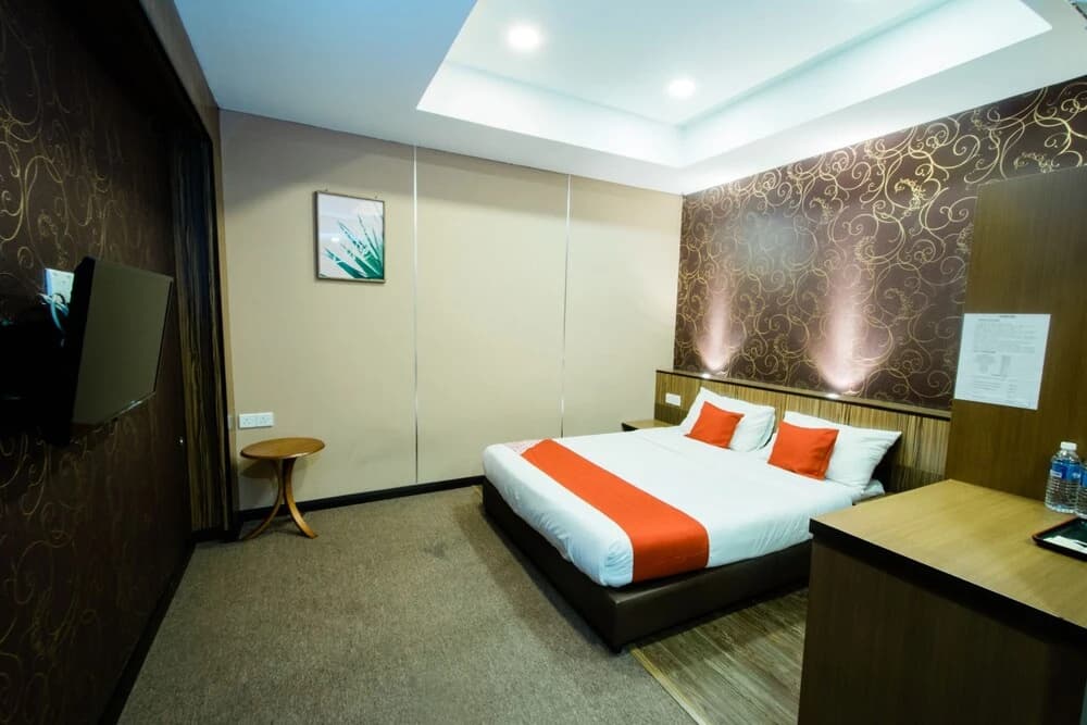 V Motel by OYO Rooms - photo 2