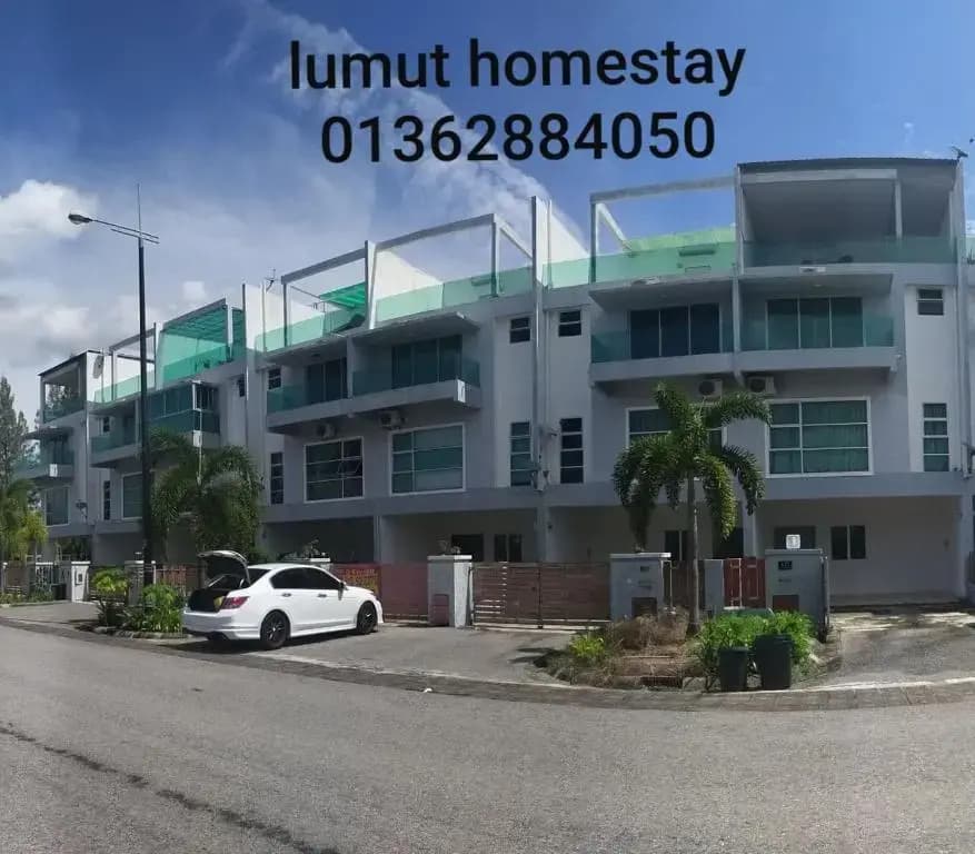 tiara bay marina island lumut 6 bilik inflatable swimming pool homestay bayu laut0136288405 - photo 9