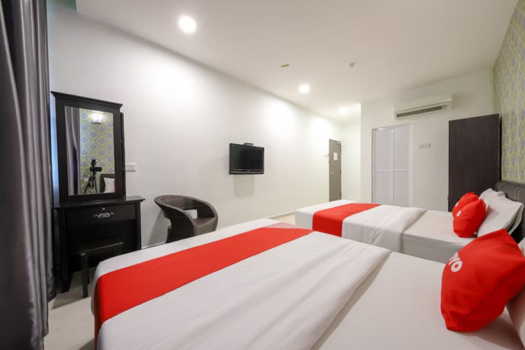 OYO 89497 Dream Nur Hotel - photo 3