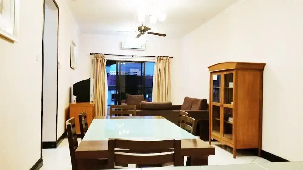 KK-Suites Residence at Marina Court - photo 1