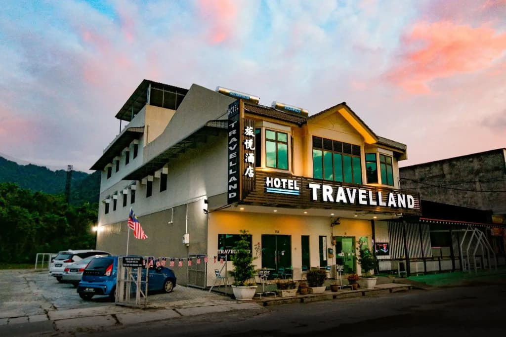 Travelland Hotel - photo 1