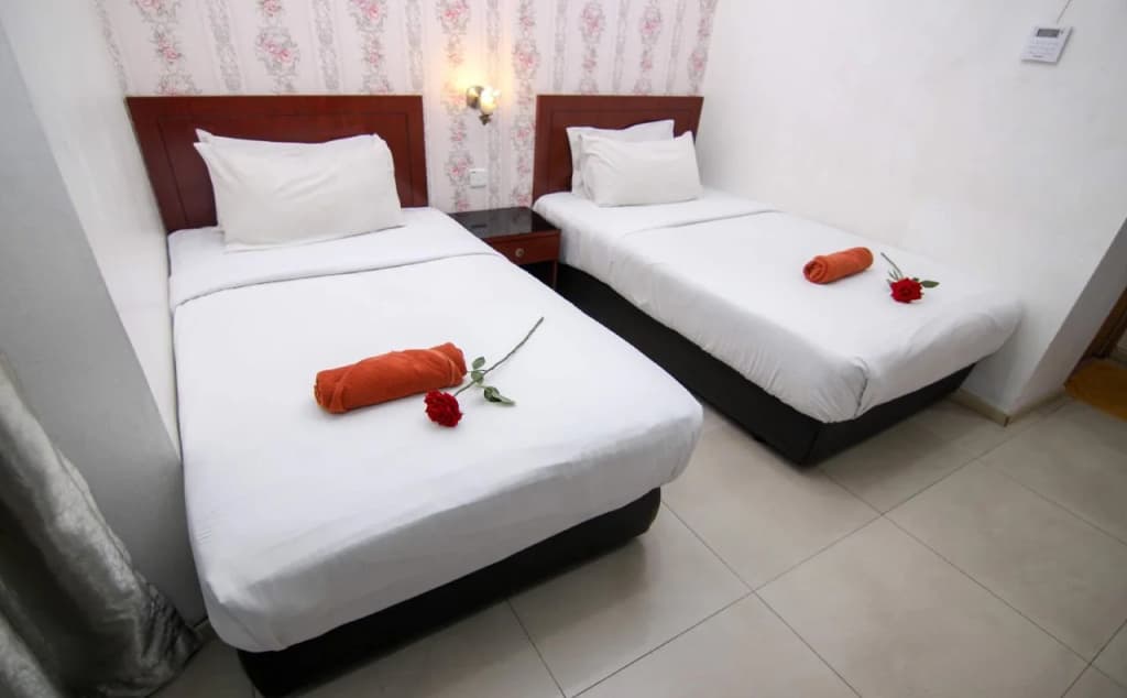 Hotel Zamburger Taman Perling - photo 5