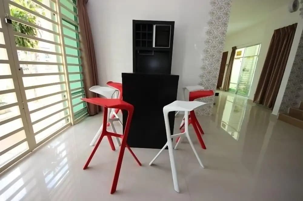 Felicia Home - photo 2